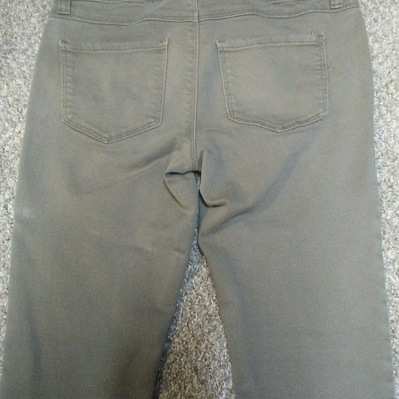 Lauren Conrad Crop Pants Size 4 - Picture 3 of 4